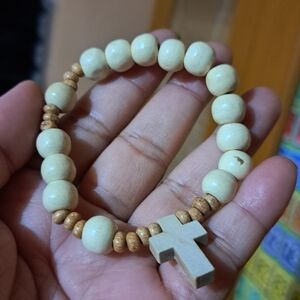 Wood Bead Cross Stretch Bracelet - Cream & Tan